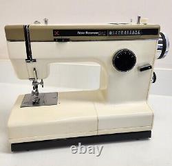 Frister & Rossmann Cub 7 Heavy Duty Semi Industrial Sewing Machine Model 370