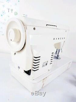 Singer Heavy-duty model 360 sewing machine(Excellent condition)