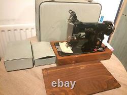 Vintage Singer 215G Heavy Duty Semi Industrial Leather Sewing Machine
