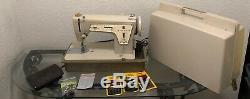 Vtg SINGER Sewing Machine Model 237 Fashion Mate Case & Accessories Heavy Duty