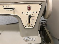Vtg SINGER Sewing Machine Model 237 Fashion Mate Case & Accessories Heavy Duty